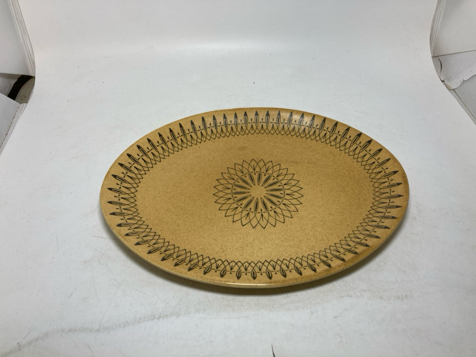 VTG OVAL PLATTER W/ DETAILED CENTER/EDGES.
