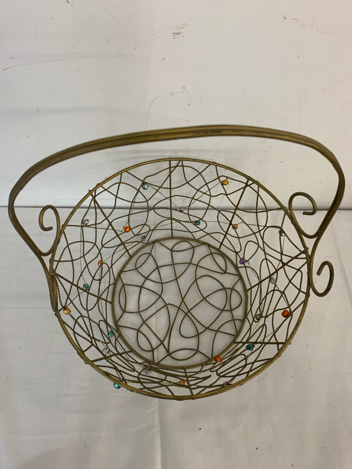 GOLD METAL BASKET W BELLS.