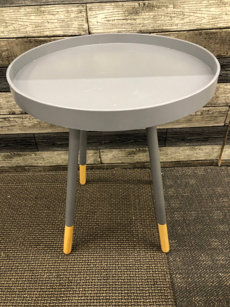 CONTEMPORARY 2-TONED GRAY & WOOD CIRCLE END TABLE.