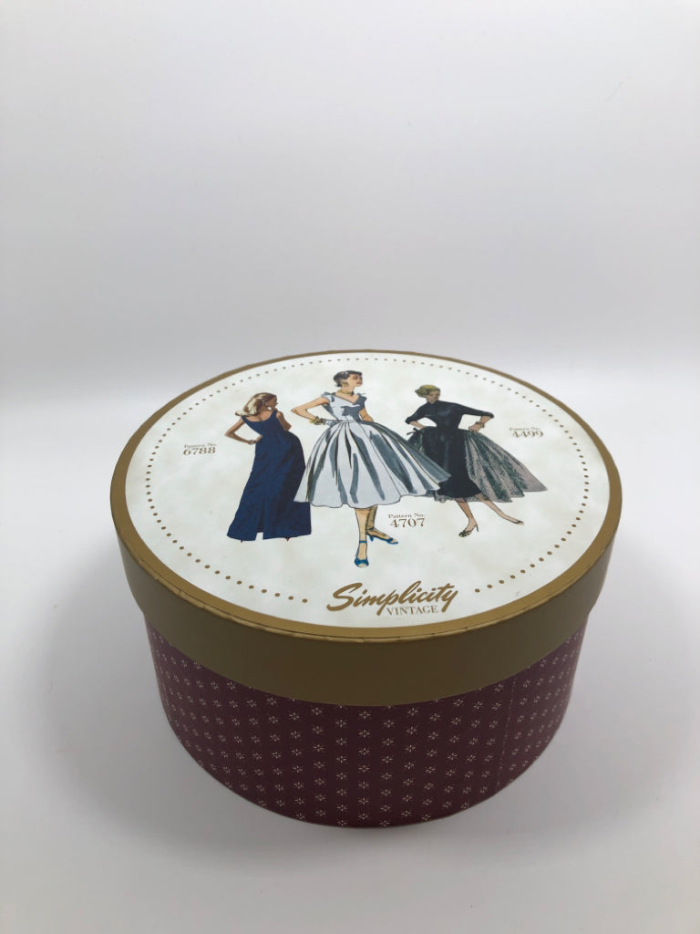 3 LADIES ON TOP ROUND GIFT BOX.