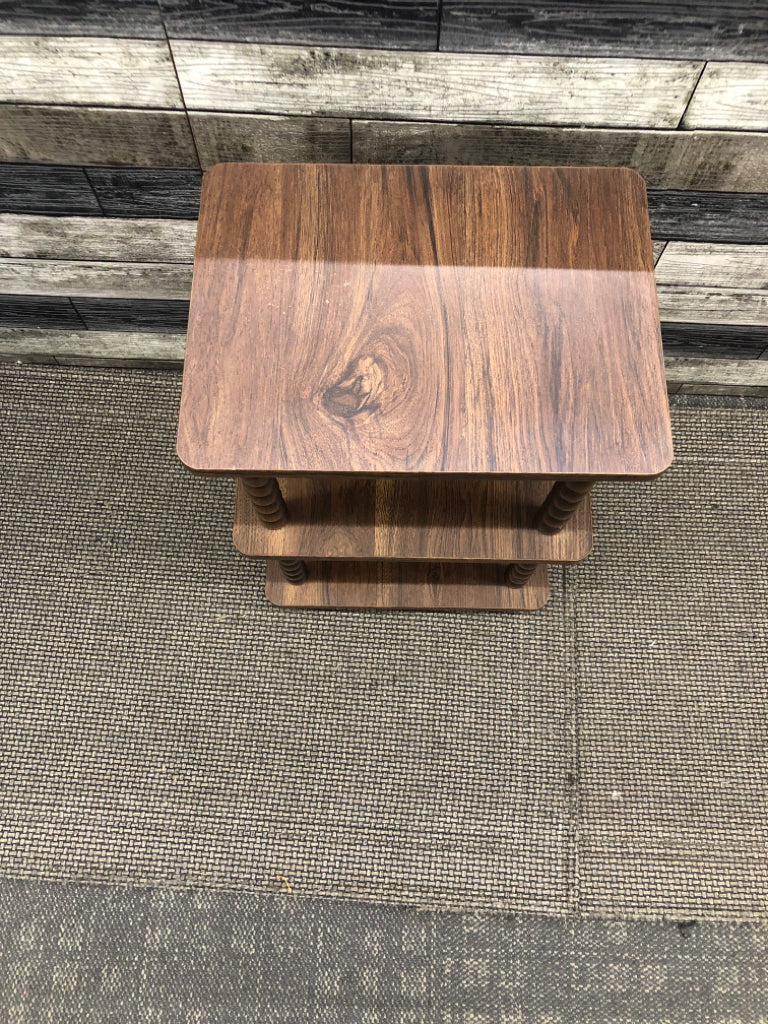 3 TIER DARK WOOD RECTANGLE SIDE TABLE.