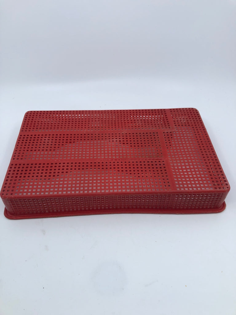 RED PLASTIC 4 DIVIDER.