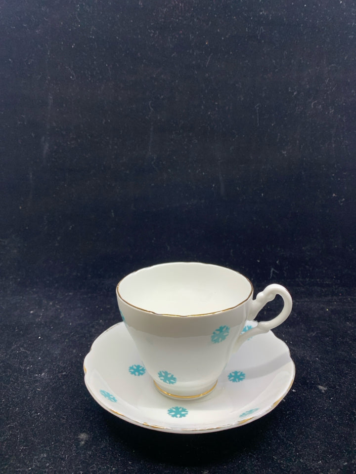 VTG BLUE SNOWFLAKE TEACUP AND SAUCER.