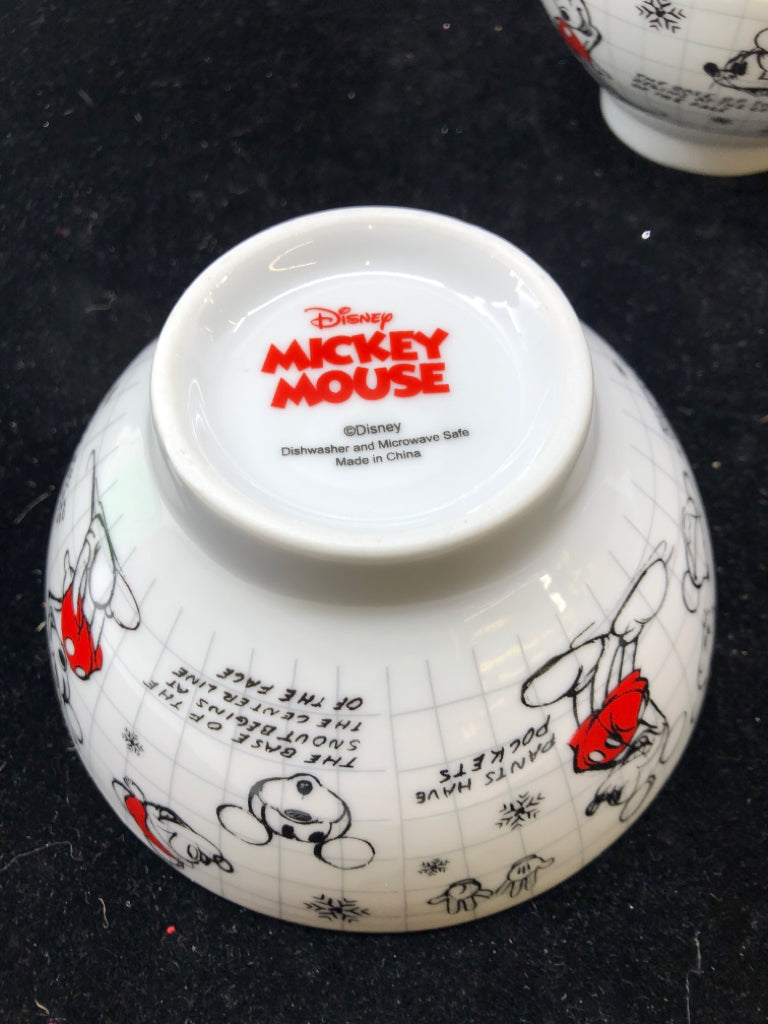 4 SKETCH ART MICKEY MOUSE SANTA BOWLS.