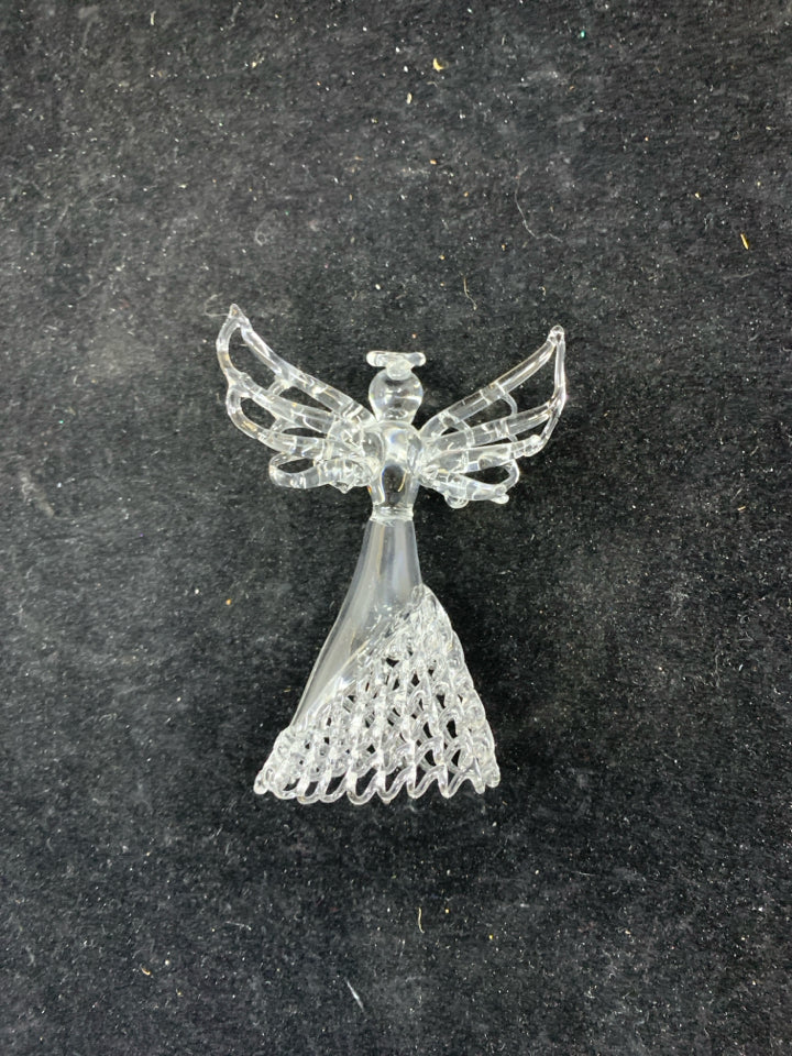 CLEAR GLASS PRAYING ANGEL FIGURINE.