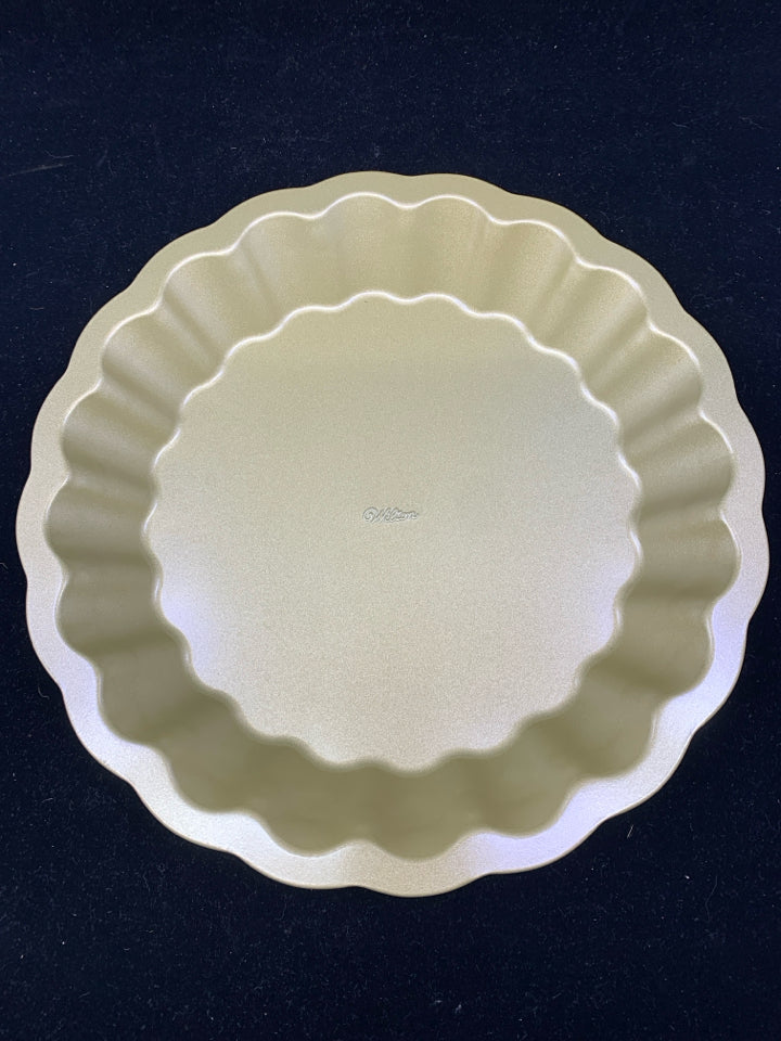 WILTON PIE DISH.