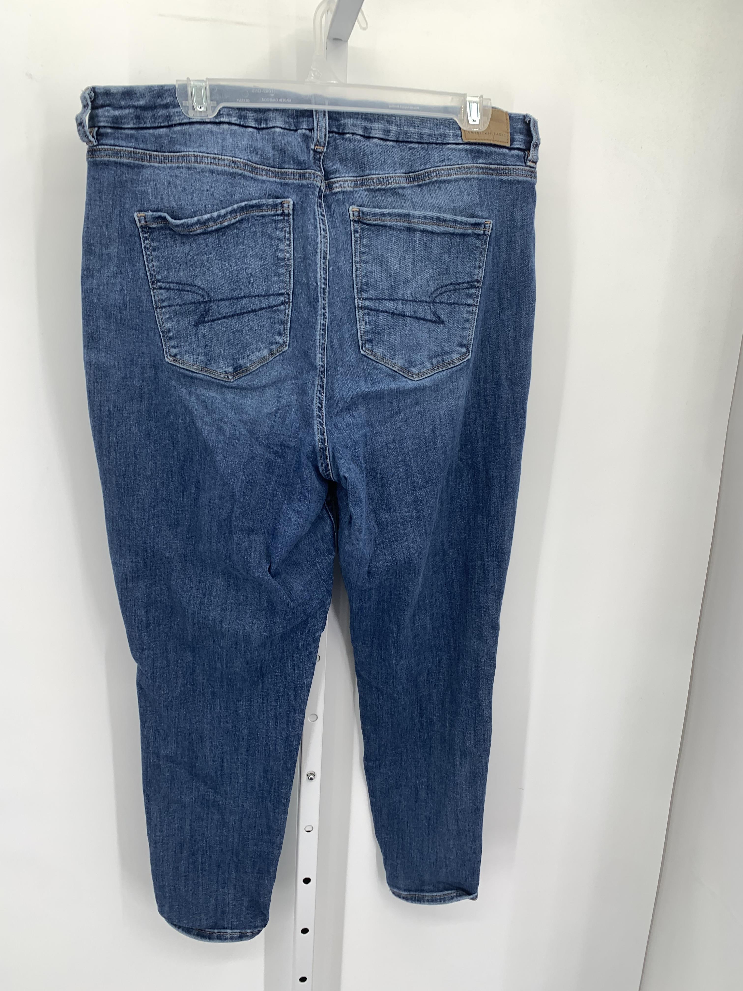 American Eagle Size 16 Juniors Cropped