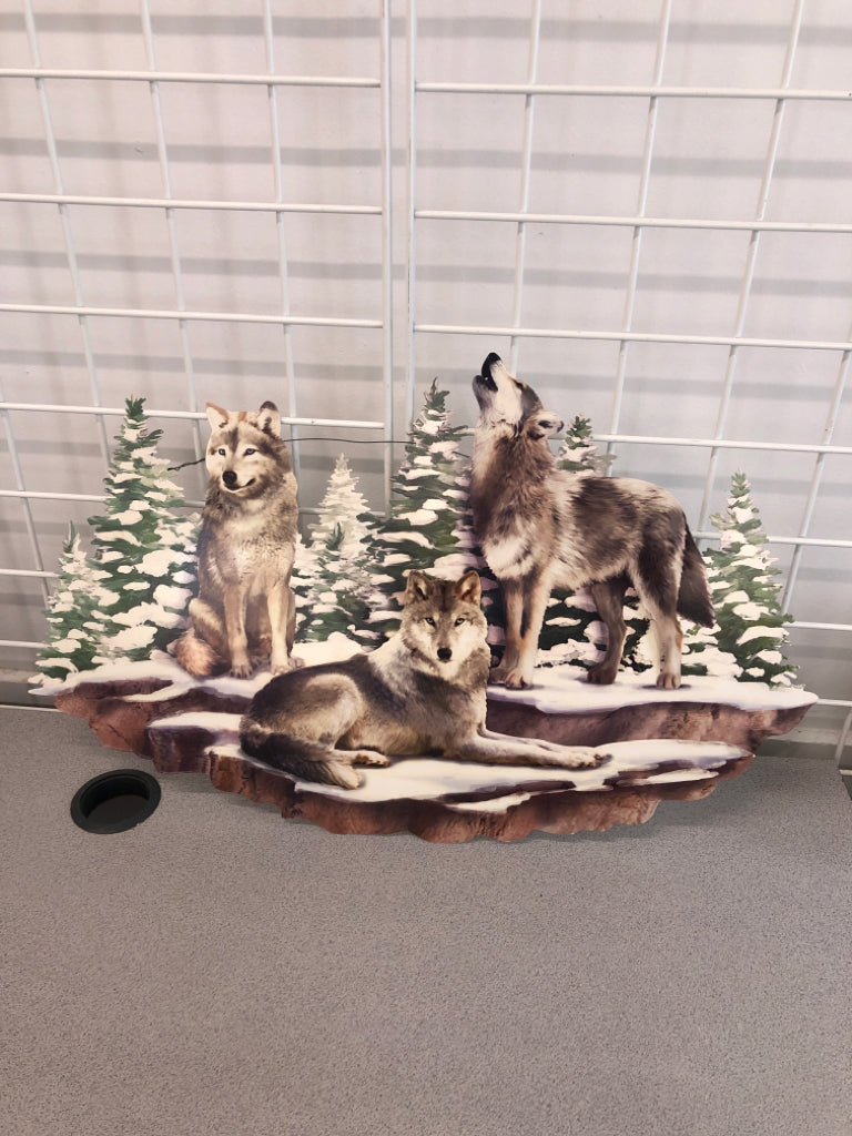 METAL 3D WOLVES/PINE TREES.