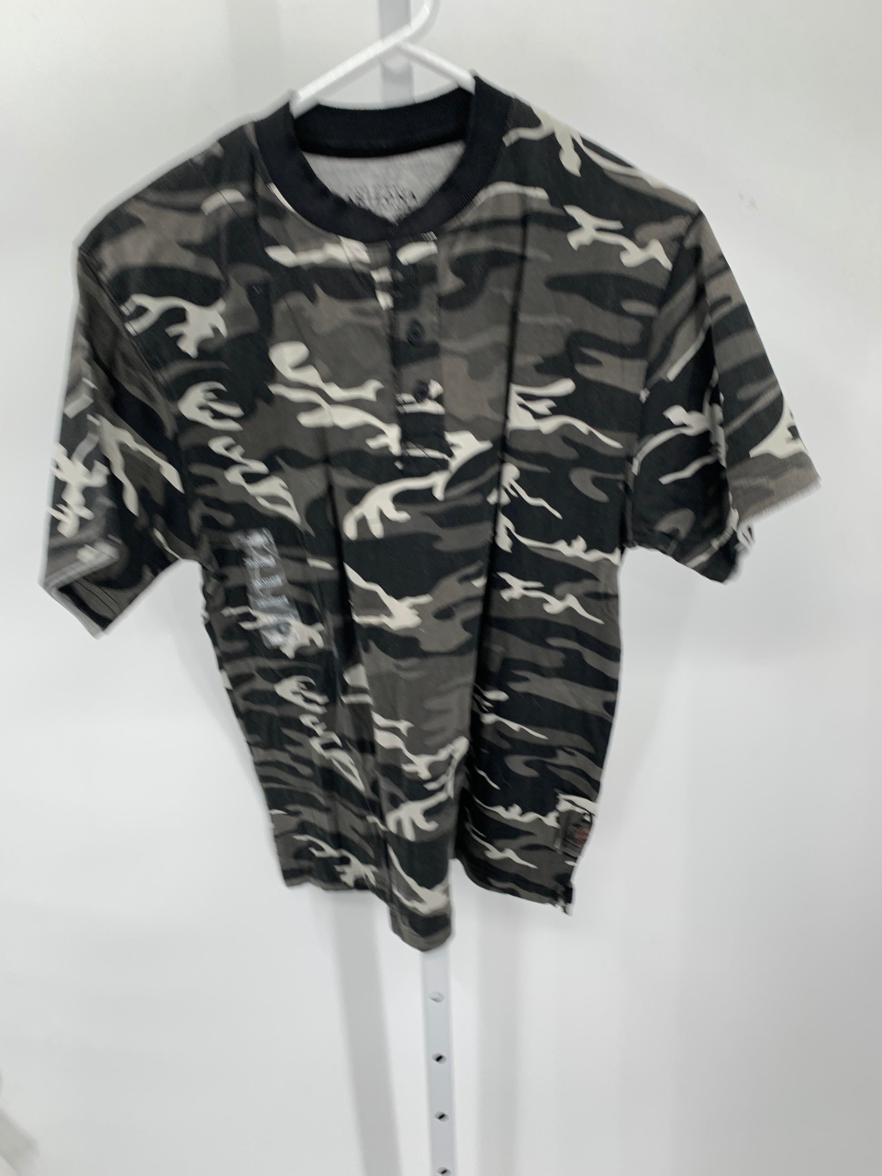 NWOT CAMO KNIT TEE