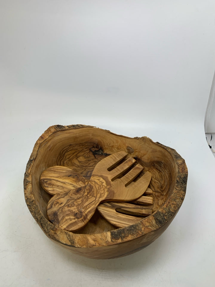 WOOD CARVED 3 PC SALAD BOWL W/ UTENSILS.
