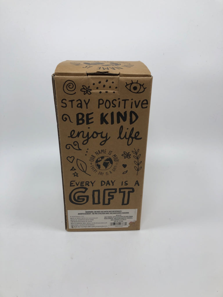 NIB BEST FRIEND GLASS TUMBLER W/BAMBOO LID AND STRAW.