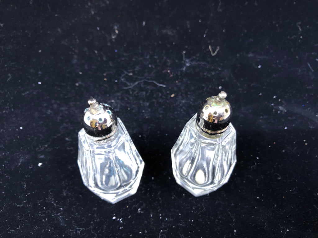 SMALL GLASS SALT AND PEPPER SHAKERS.