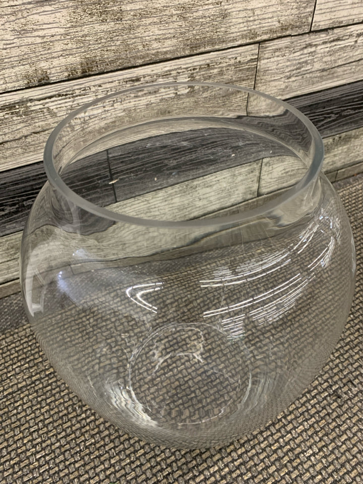 JUMBO CLEAR GLASS APOTHECARY JAR W/LID.