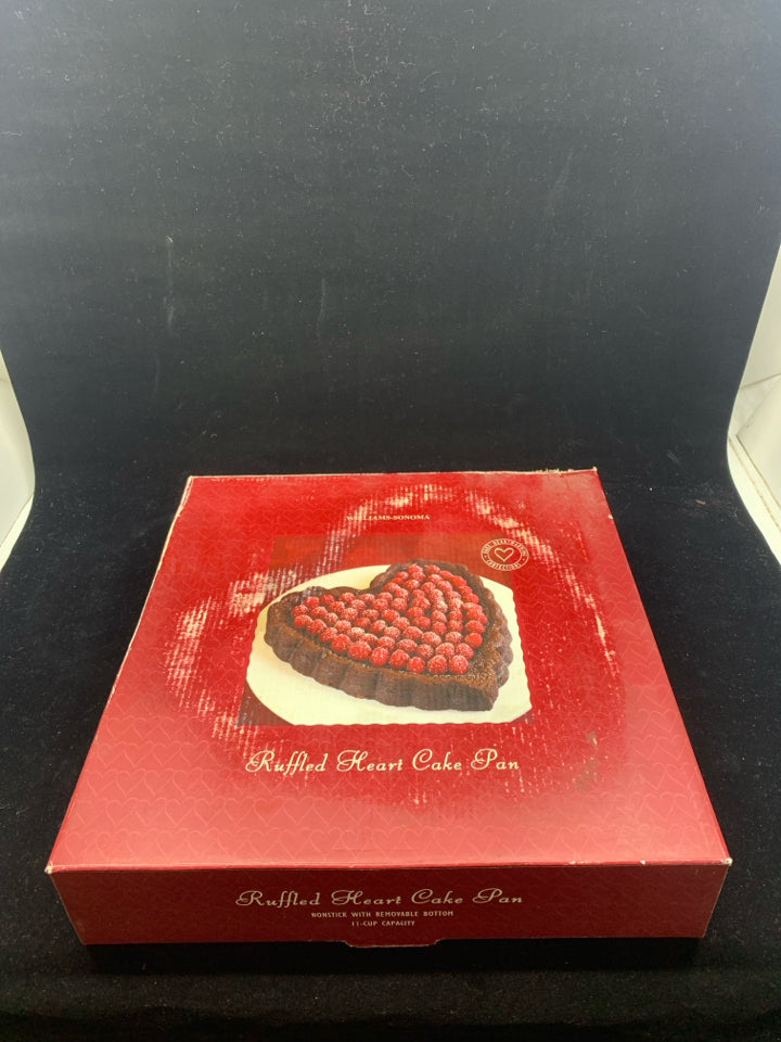 WILLIAMS SONOMA RUFFLE HEART CAKE PAN.