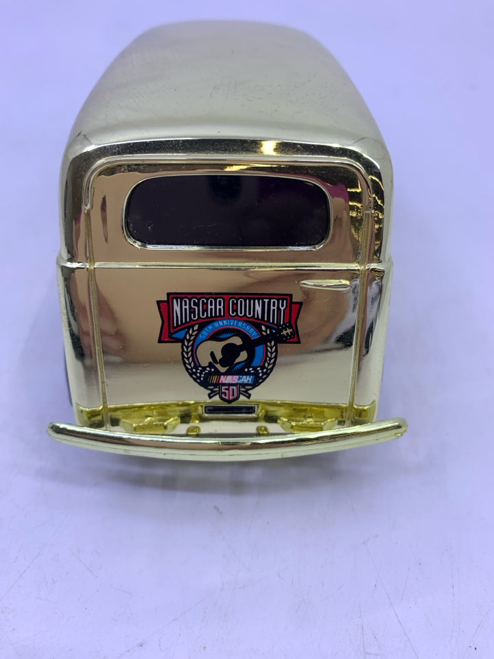 GOLD BOCEPHUS VTG CAR.