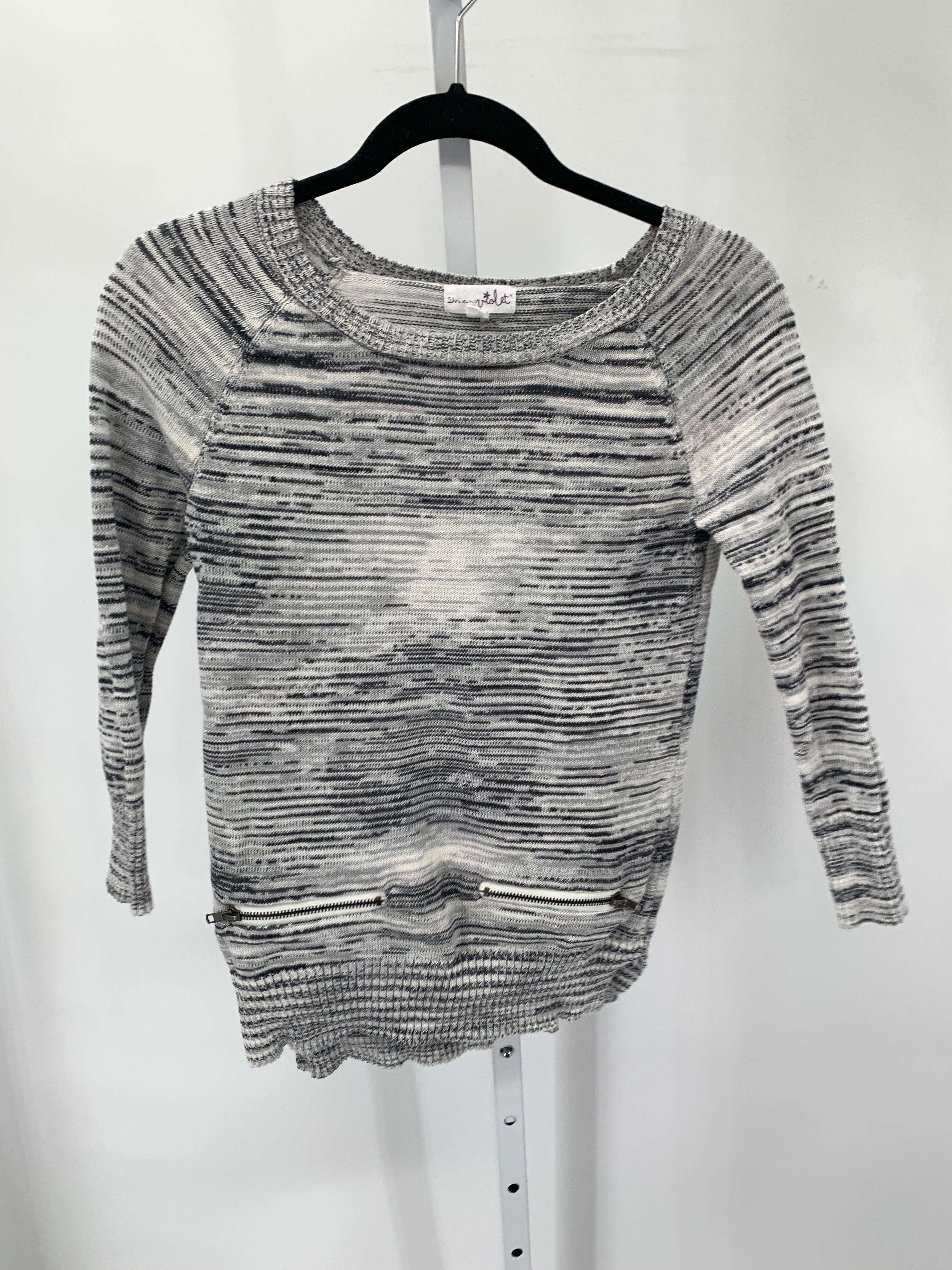 Shrinking Violet Size Small Juniors Long Sleeve Sweater