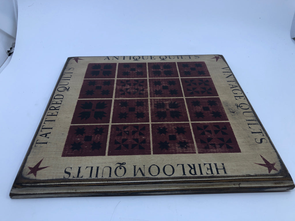PRIMITIVE VINTAGE QUILTS WOOD SIGN.