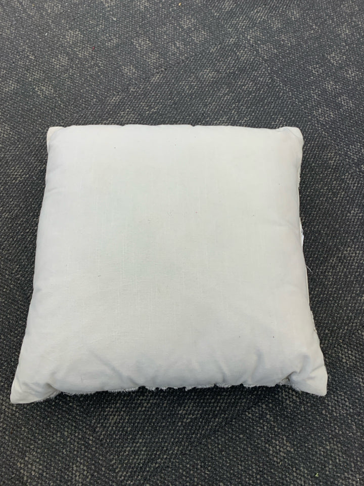 CREAM SEQUINS TEXTURED PILLOW.