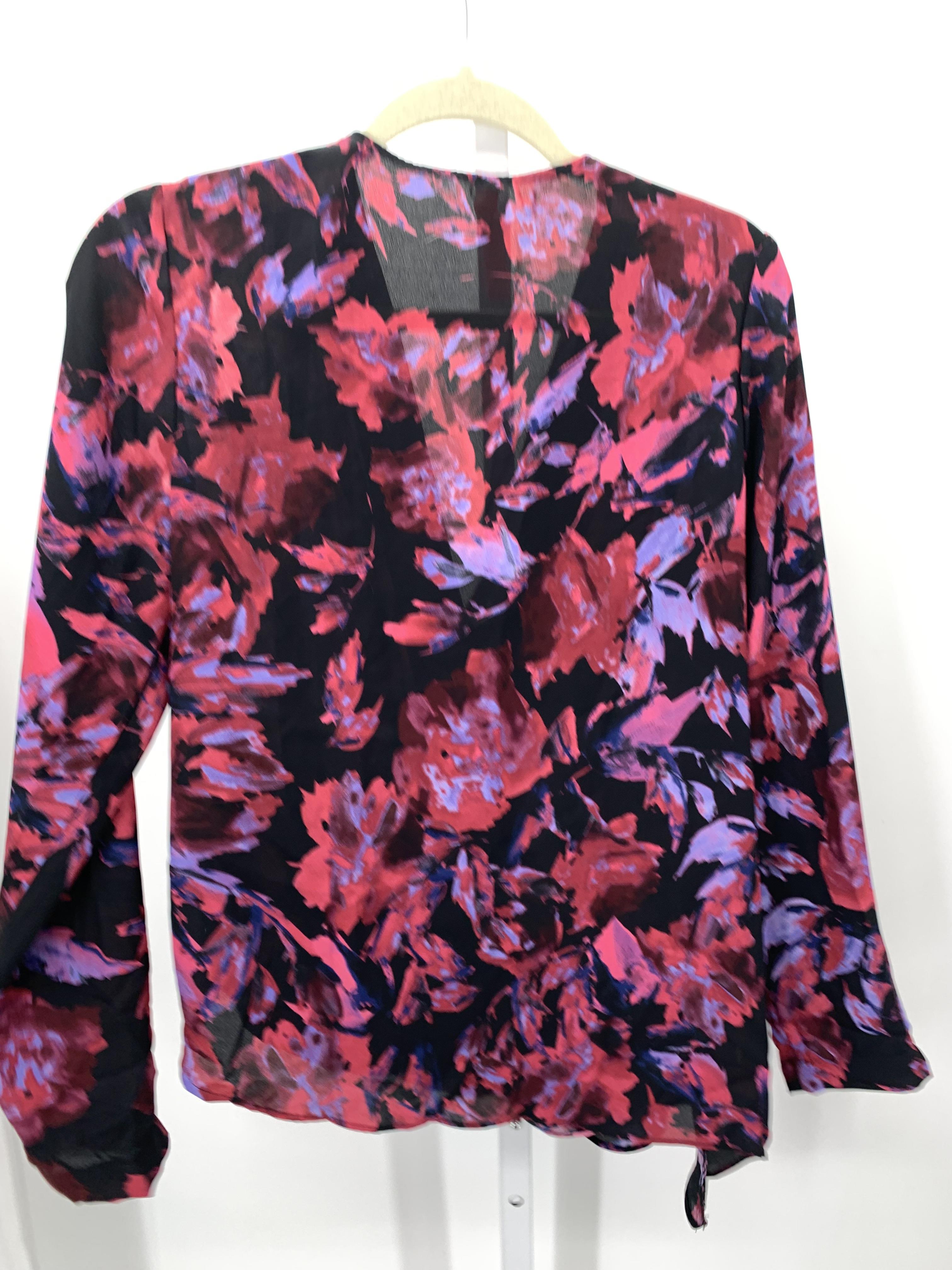 Eight * Sixty Size Medium Misses Long Sleeve Shirt