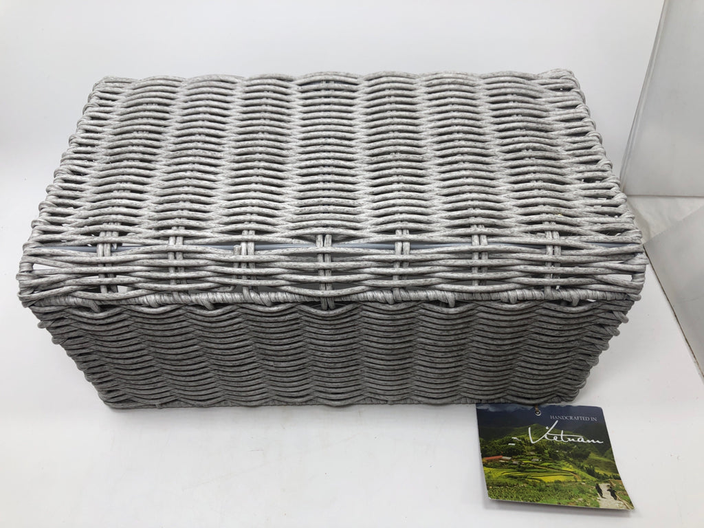 NWT GRAY WOVEN BIN.