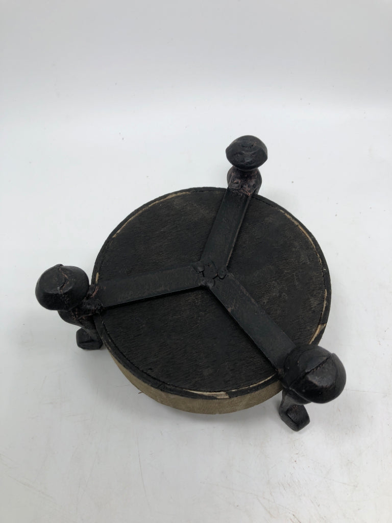 WOOD PILLAR CANDLE HOLDER W/BLACK METAL LEGS.