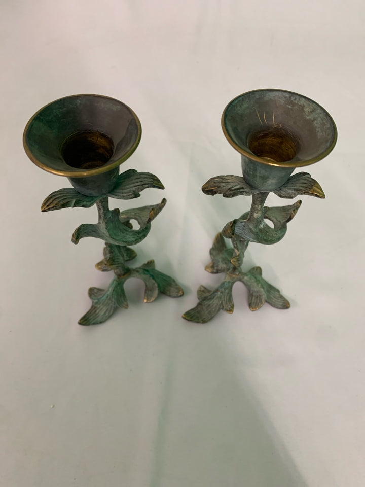 2 GREEN DISTRESSED TAPER CANDLE HOLDER.