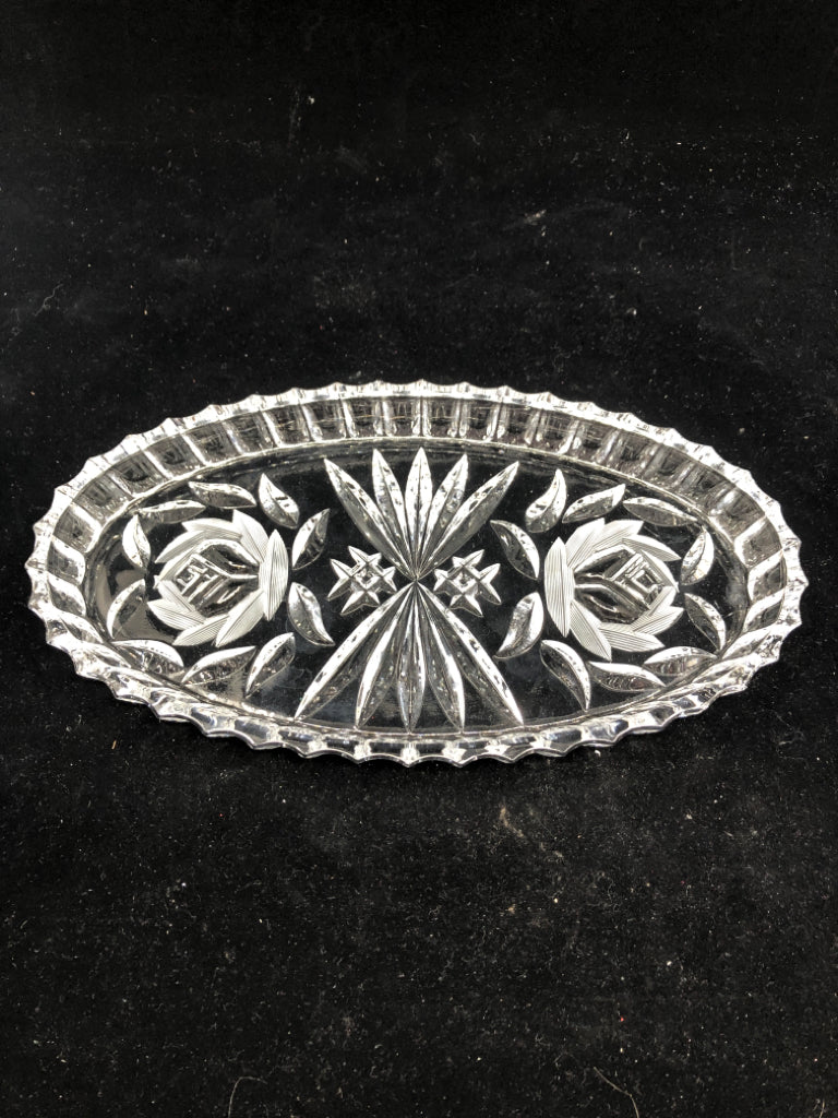 SHALLOW CUT GLASS OVAL DISH.