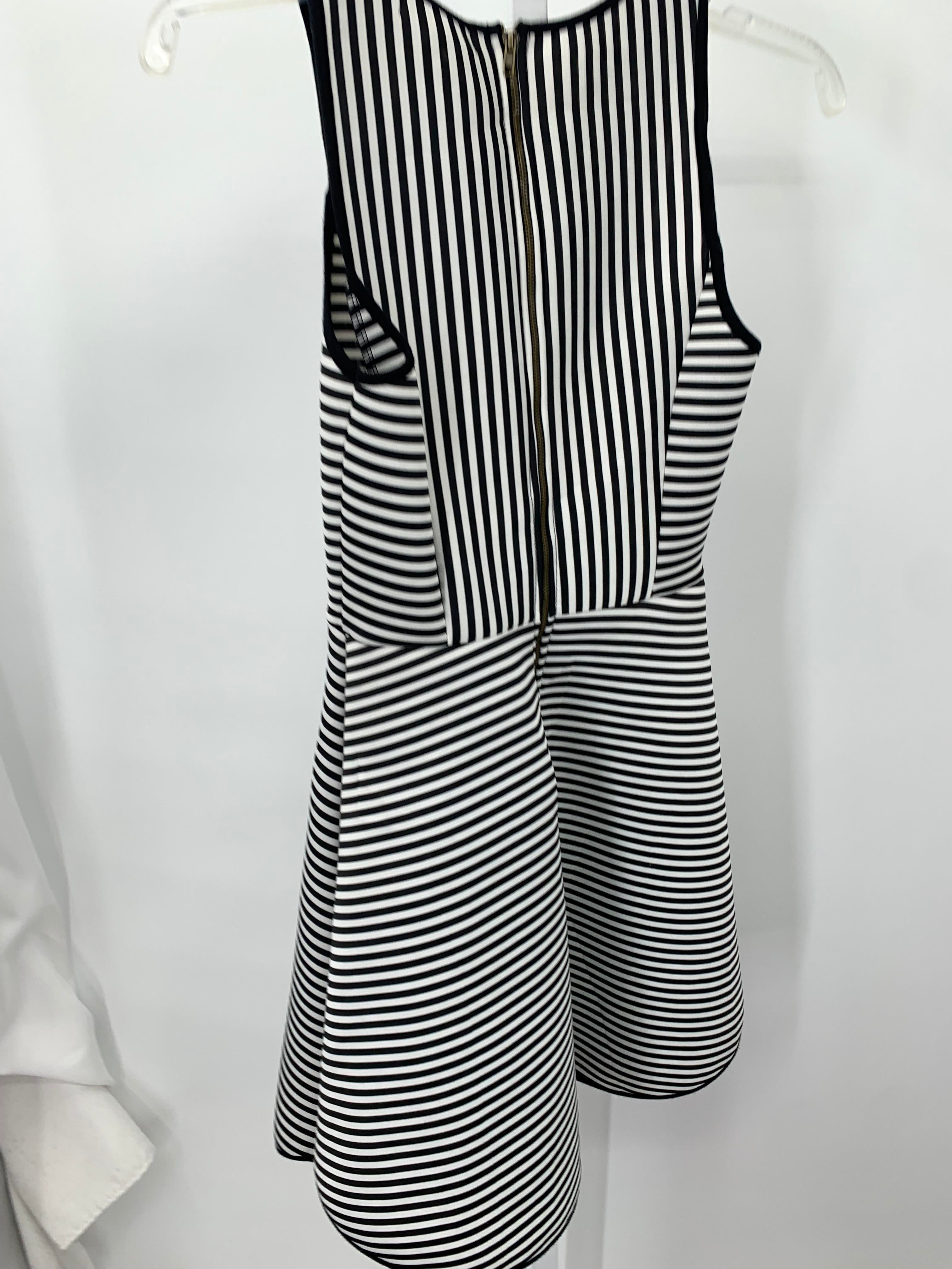 monteau Size X Small Misses Sleeveless Dress