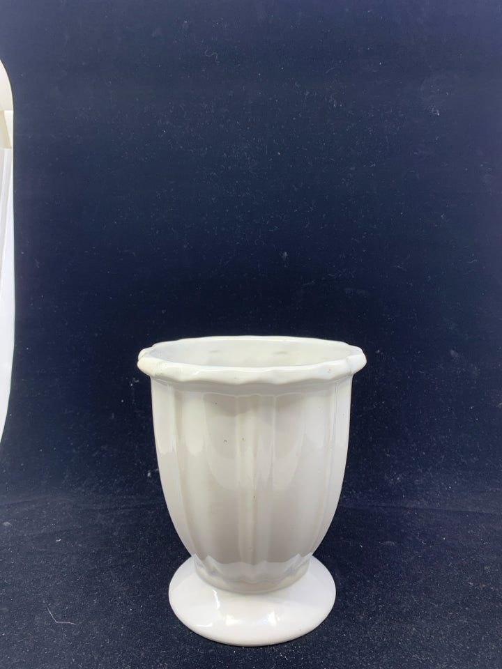 WHITE PEDESTAL URN VASE.