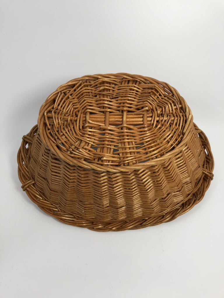 BROWN WICKER BASKET W/HANDLES.