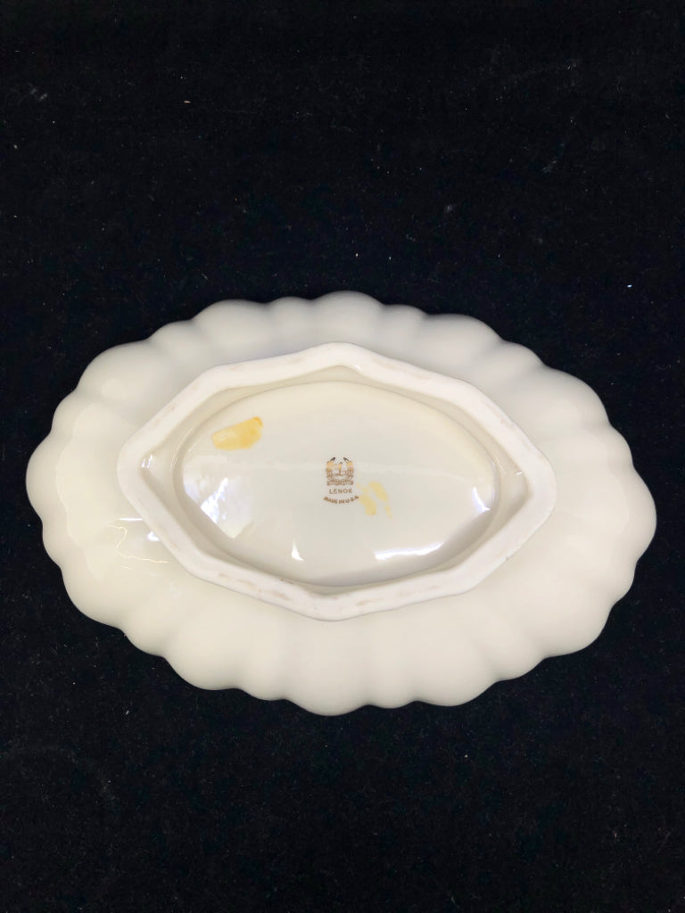 LENOX OVAL FOOTED BOWL.