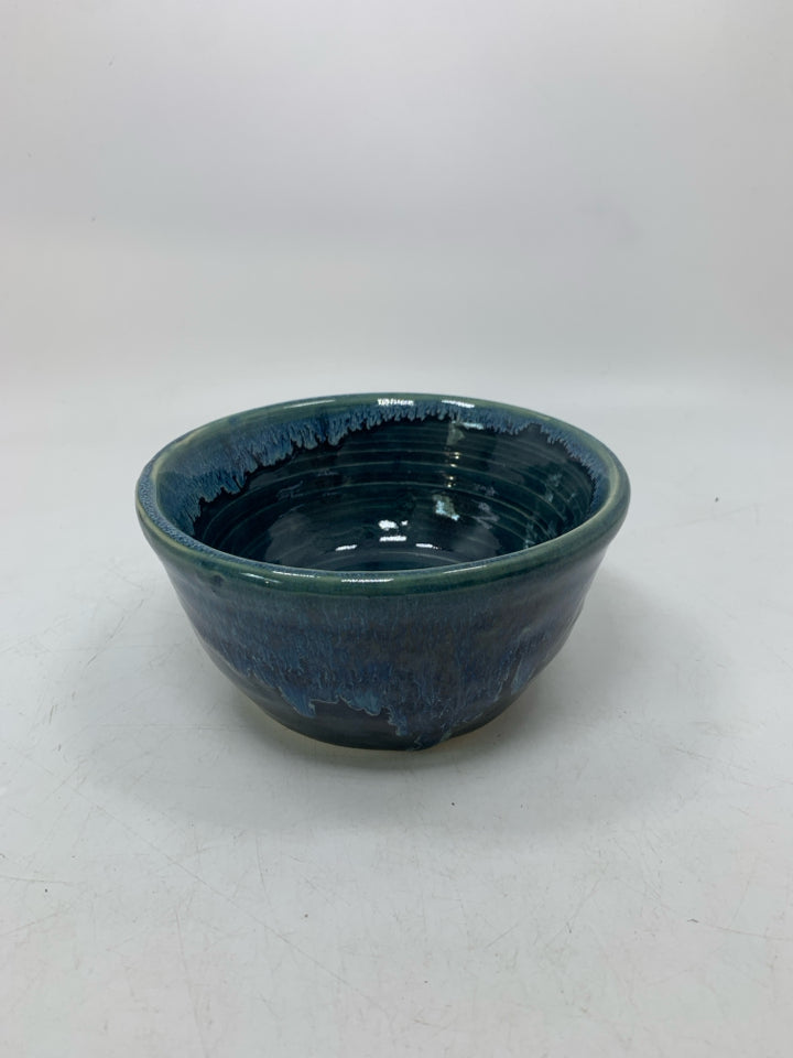 HEAVY BOTTOM DARL BLUE DRIP POTTERY BOWL.