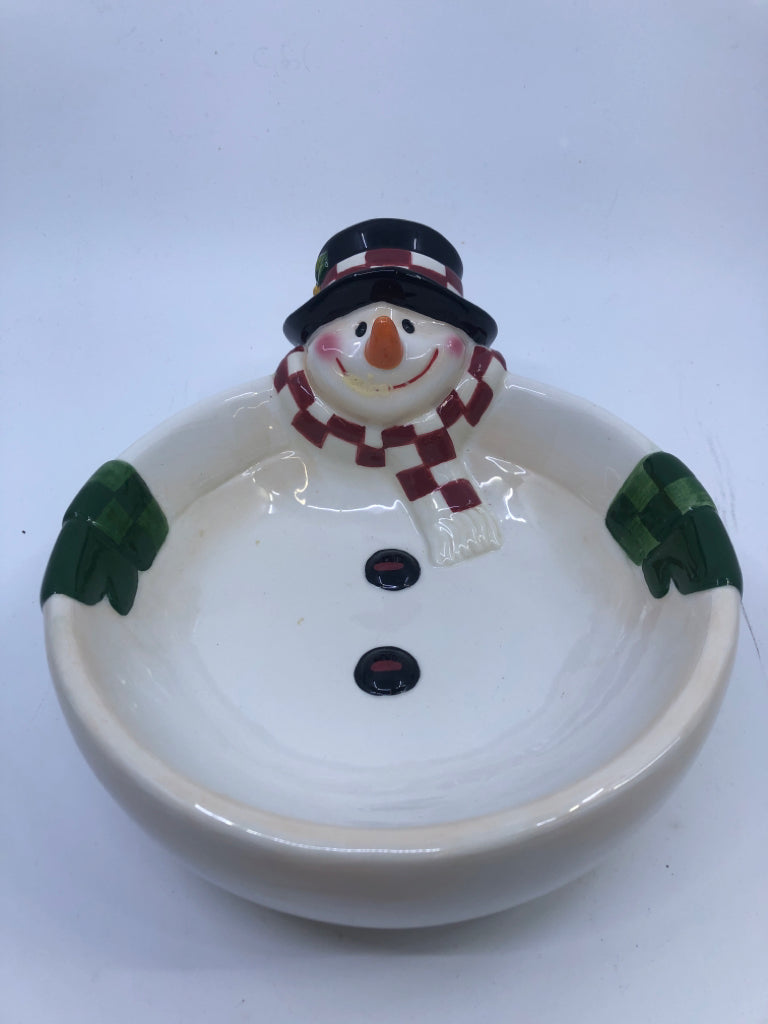 WHITE CERAMIC SANTA CANDY DISH.