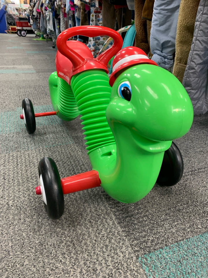 Radio Flyer The Inchworm Classic Bounce and Go