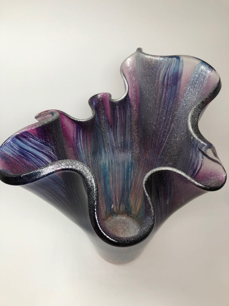 PURPLE BLOWN GLASS WAVY VASE W/GLITTER INSIDE.