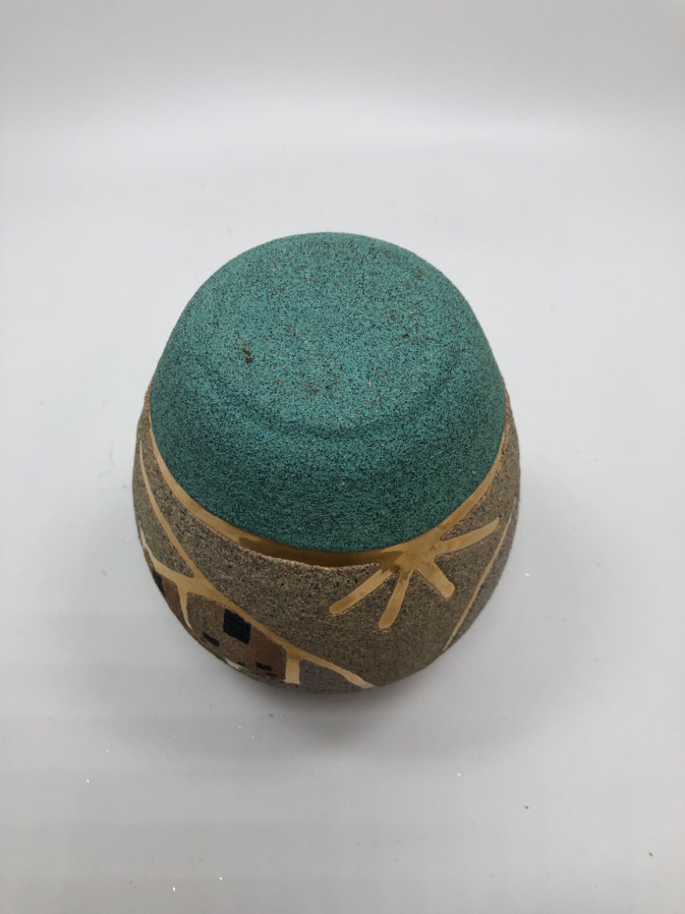 DESERT PAINTED SPECKLE VASE.