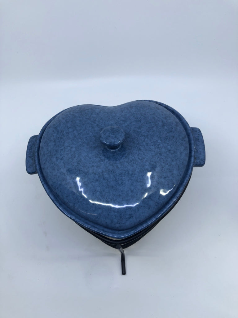 BLUE HEART STONEWARE CASSEROLE DISH IN BLACK STAND.