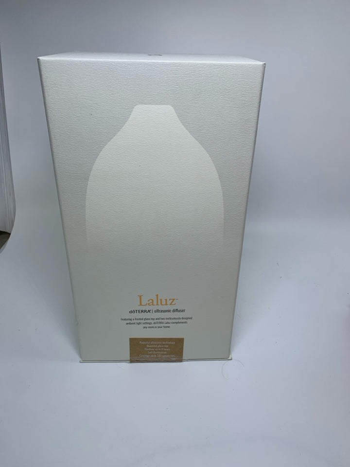 NIB LALUZ ULTRASONIC GLASS DIFFUSER.
