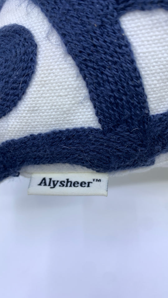 WHITE PILLOW W/ NAVY WOVEN PATTERN PILLOW ALYSHEER.
