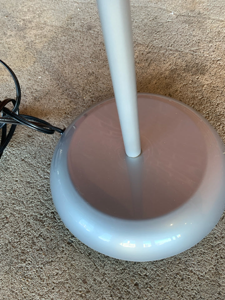 MULTICOLORED 5-BULB ADJUSTABLE FLOOR LAMP.