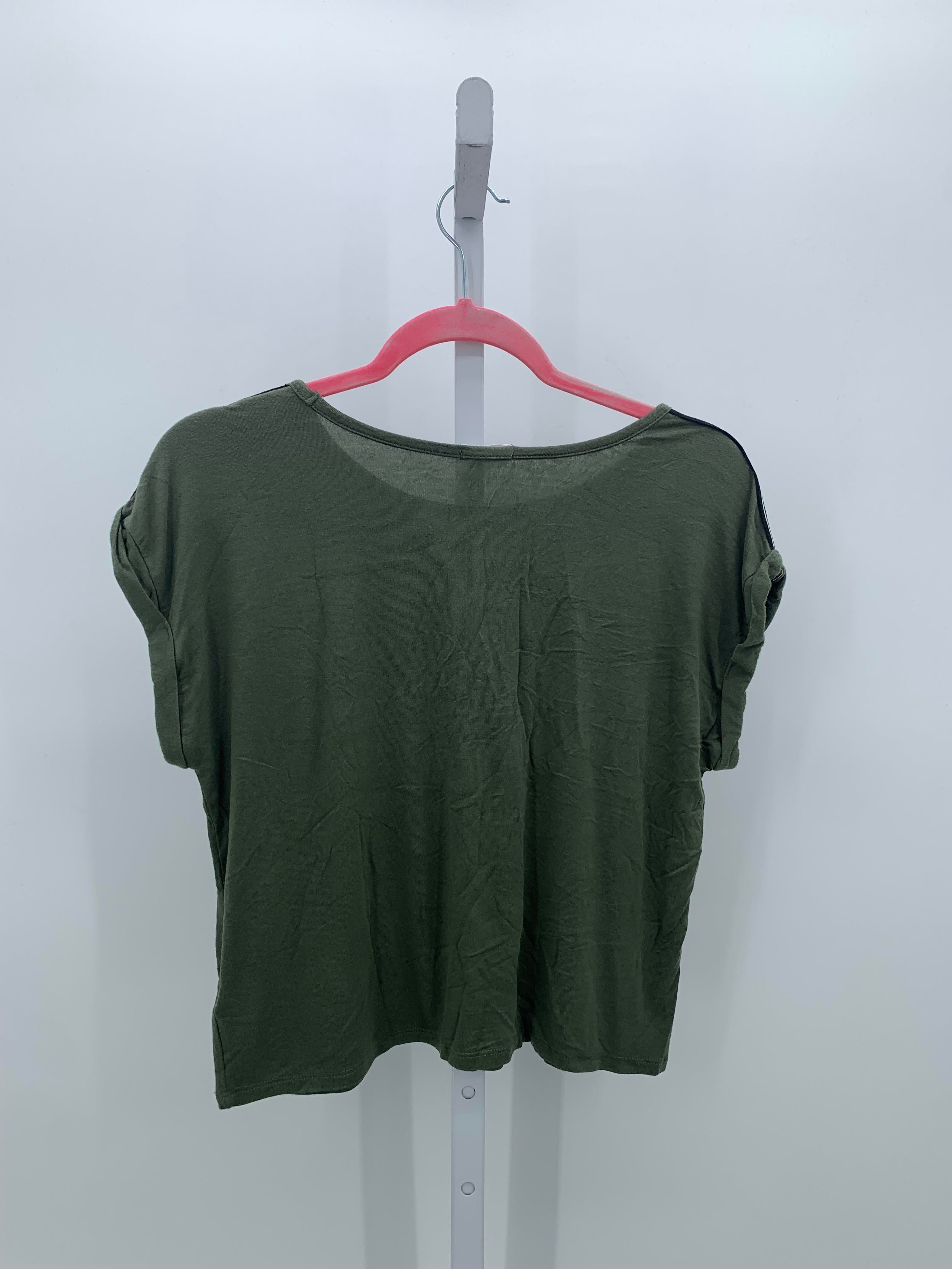Size Large Juniors Short Sleeve Shirt