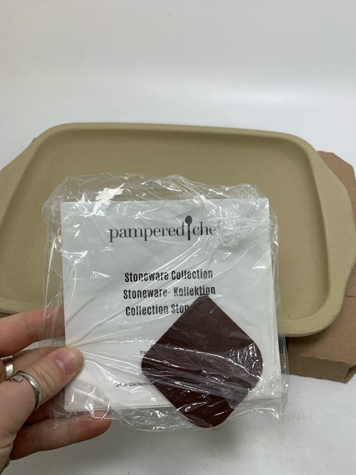 NIB MEDIUM STONE BAR PAN 13" X 9" #100255.