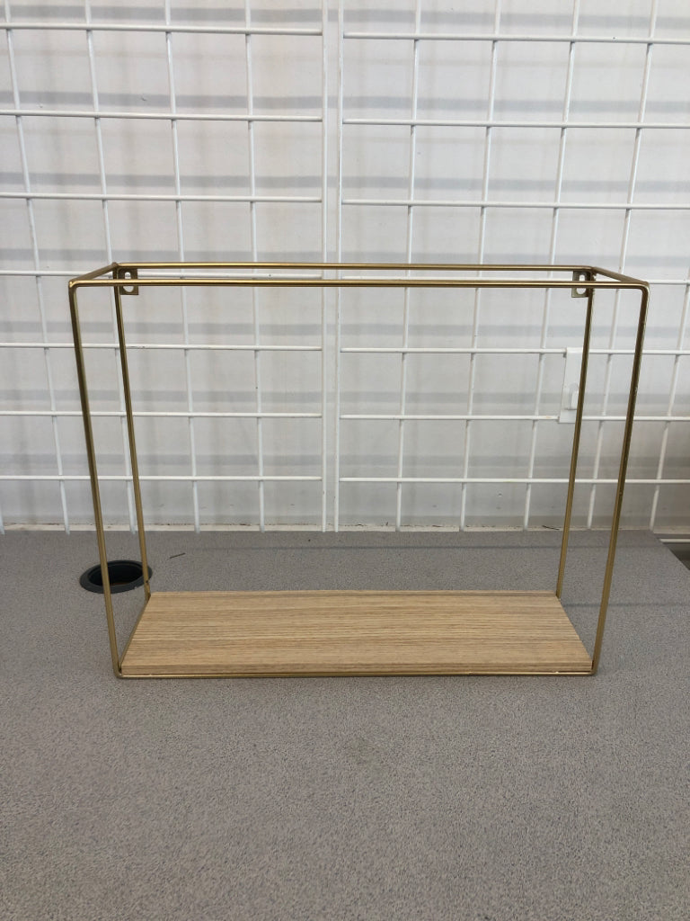 2 GOLD SHELVES W/TAN WOOD BASE.