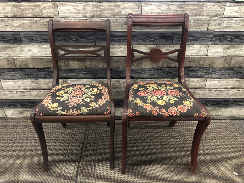 2 VTG DARK WOOD ACCENT CHAIRS W FLORAL CUSHION.