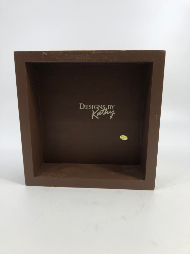 WELCOME FRIENDS WOOD BLOCK DECOR.