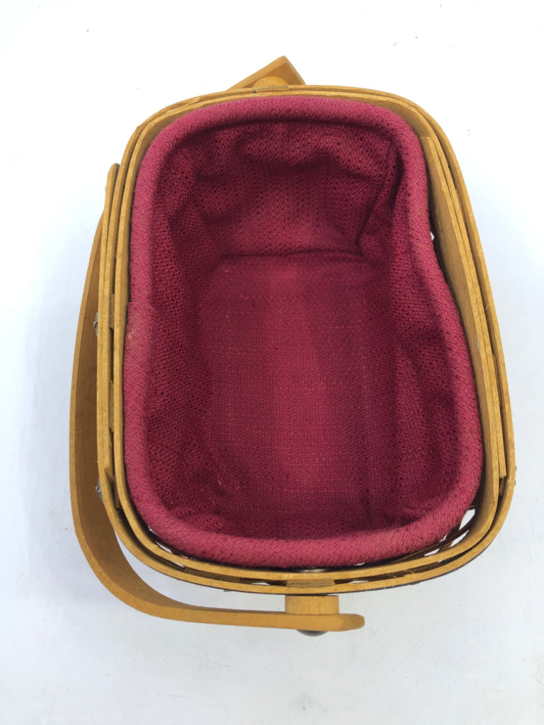2001 ROUNDED RECTANGLE W/HANDLE BASKET RED & BLUE WEAVE SILVER STARS RED CLOTH L