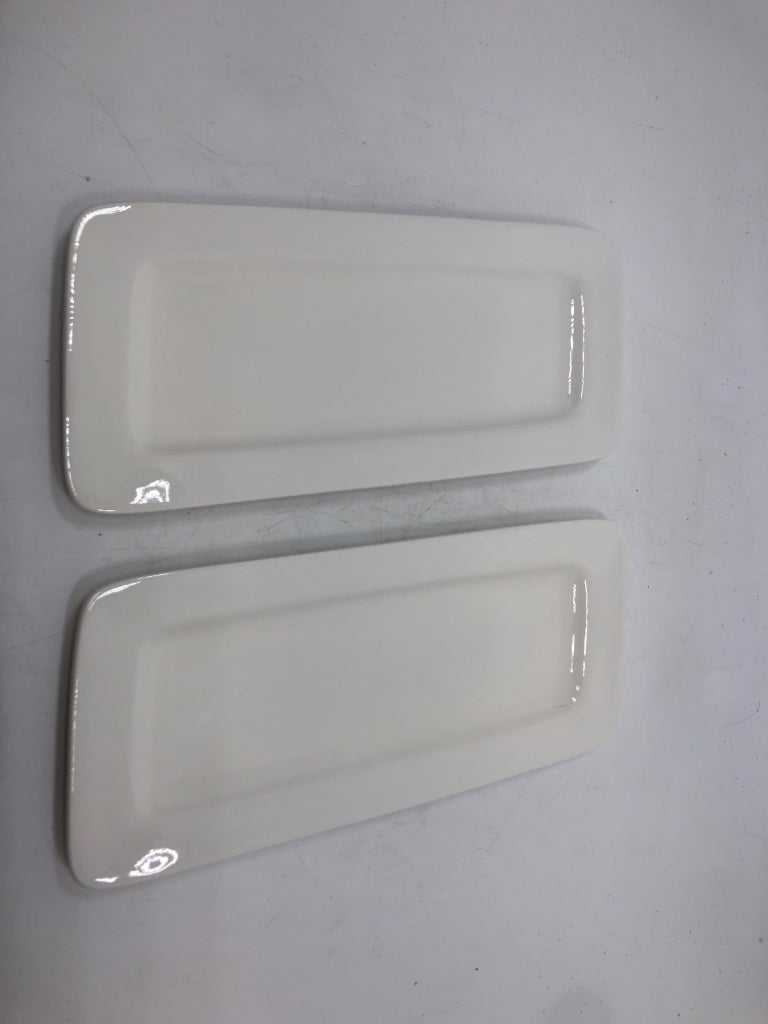 2 SMALL PORCELAIN TRAYS.
