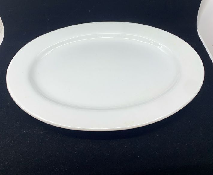 OVAL SERVING PLATTER.