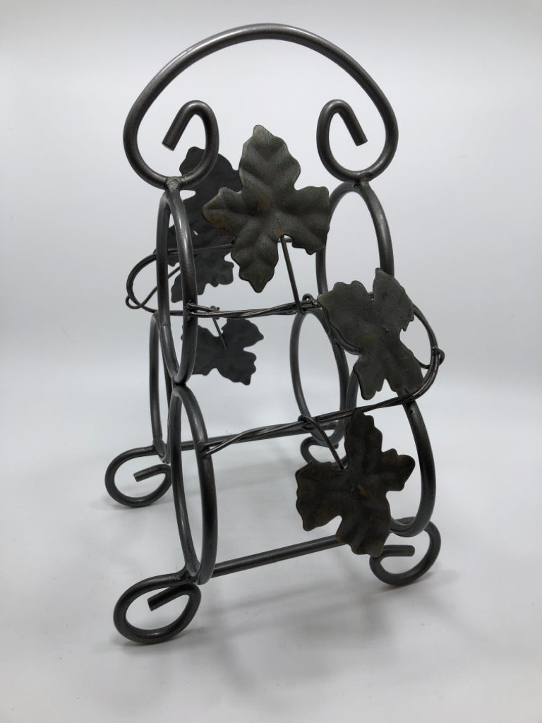 3-SLOT METAL LEAF WINE HOLDER.