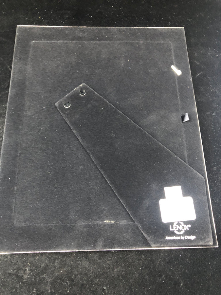 LENOX JUBILEE PEARL FRAME.